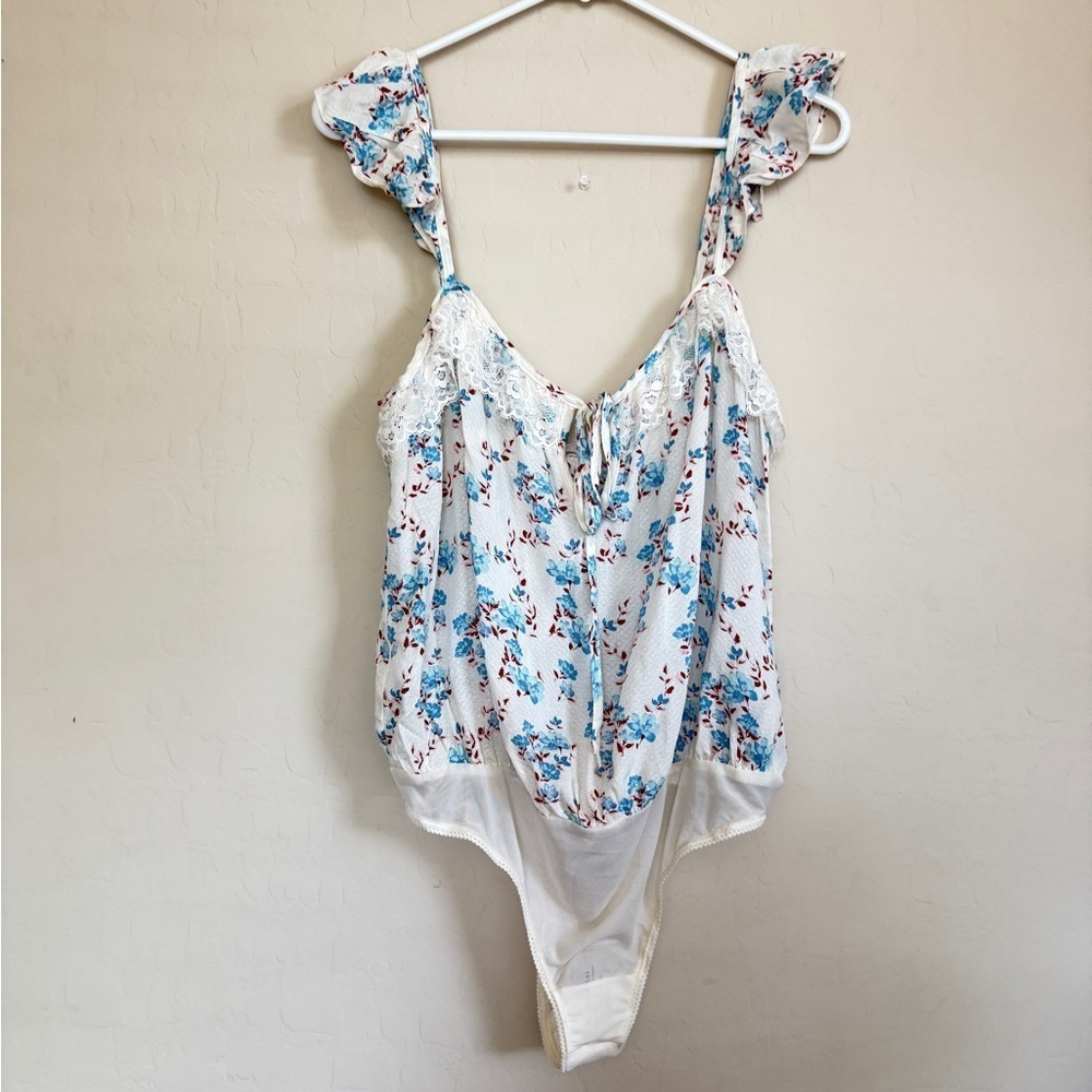 Free People Women’s Medium Take It Away Bodysuit Floral Ruffle Feminine Sheer